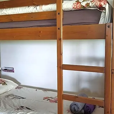 Bikes And Breakfast, Farmer A With Free Parking Bed and breakfast 4*