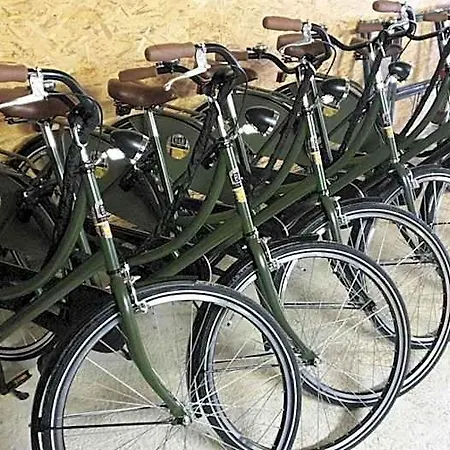 Bed and breakfast Bikes And Breakfast, Farmer A With Free Parking