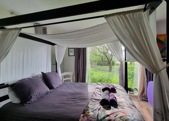 Bed & Breakfast Farmer A With Bikes , And Free Parking 4*