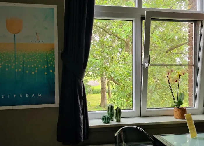 Farmer A With Bikes , And Free Parking 4* Amsterdam