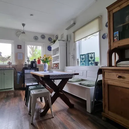 Farmer , Bed, Bike And Breakfast In Couette-café